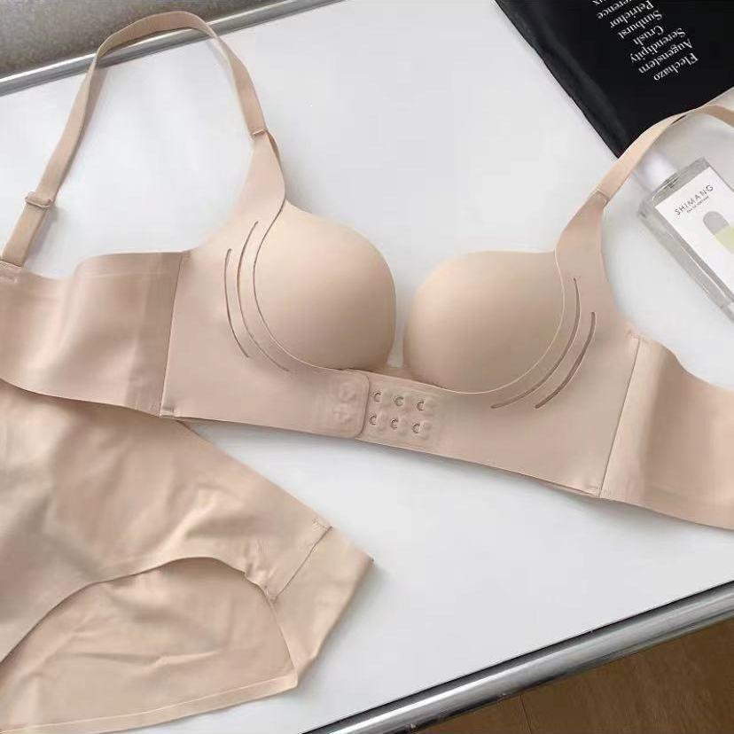 Traceless underwear women's small breasts gather and show large breasts, lift the upper breast to prevent sagging, close the secondary breasts