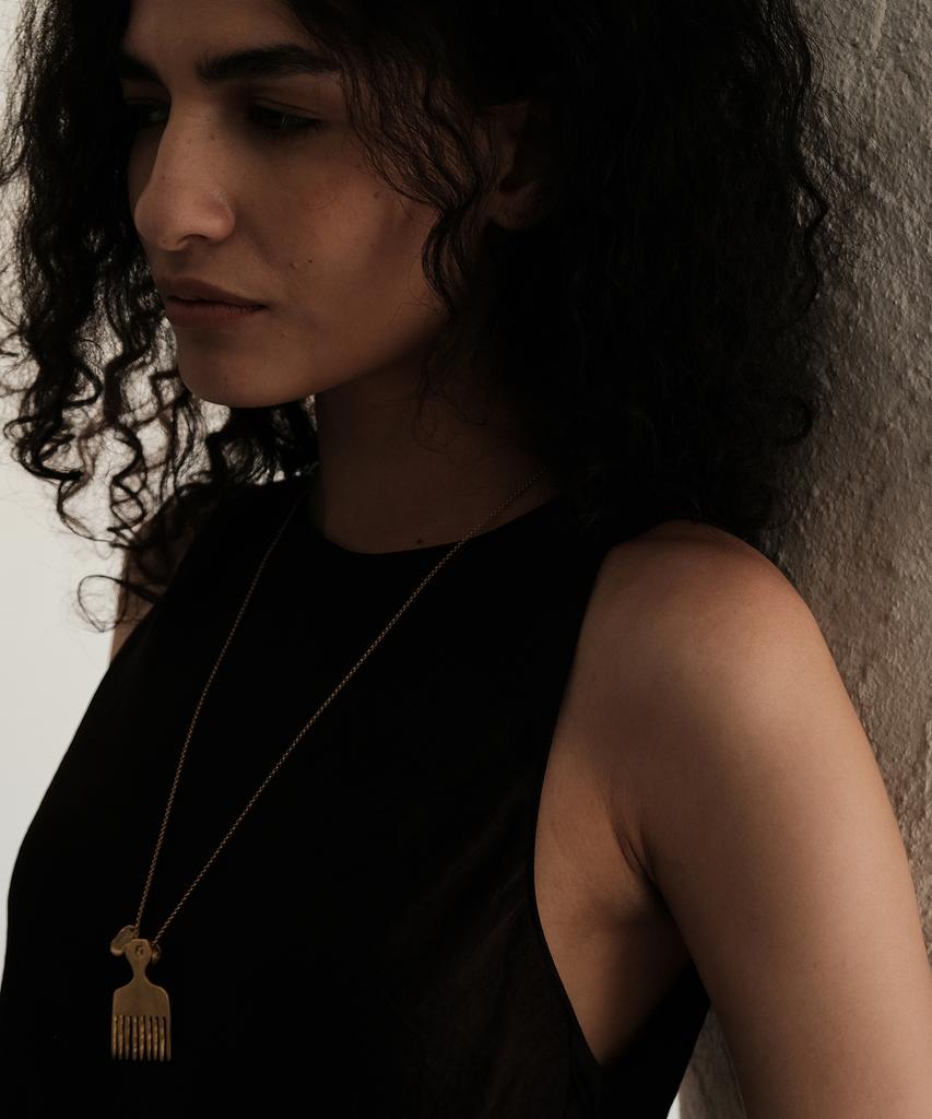 Mohr Comb Necklace (Small Scale)