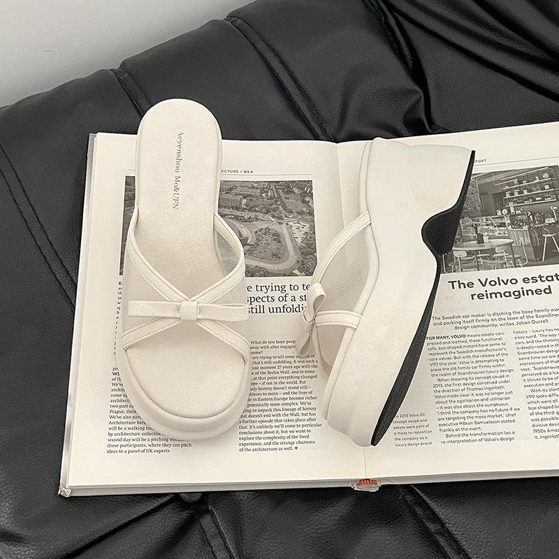 Крутые тапочки на толстой подошве, летняя обувь, модная одежда высокого класса, женские тапочки на танкетке, ощущение, будто наступаешь в дерьмо, пляжные шлепанцы на одной перемычке