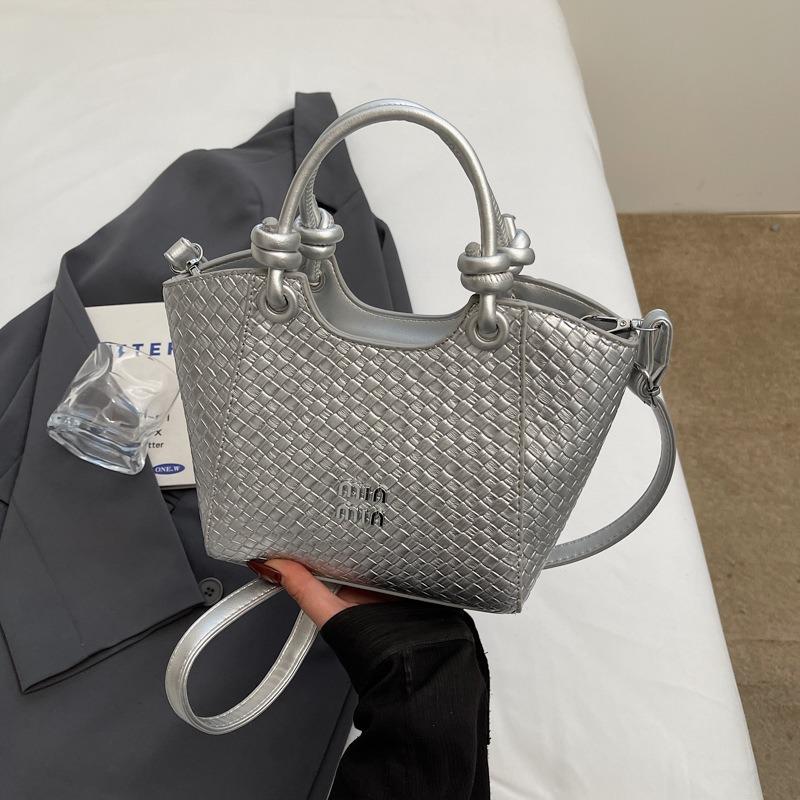 Нишевые плетеные сумки женские новые летние универсальные сумки-мессенджеры модные сумки-тоут сумки-ведра