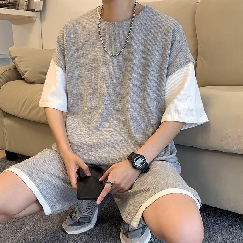 Мужской модный летний спортивный костюм High Street: Повседневный комплект из двух частей с короткими рукавами и свободными шортами (2023)