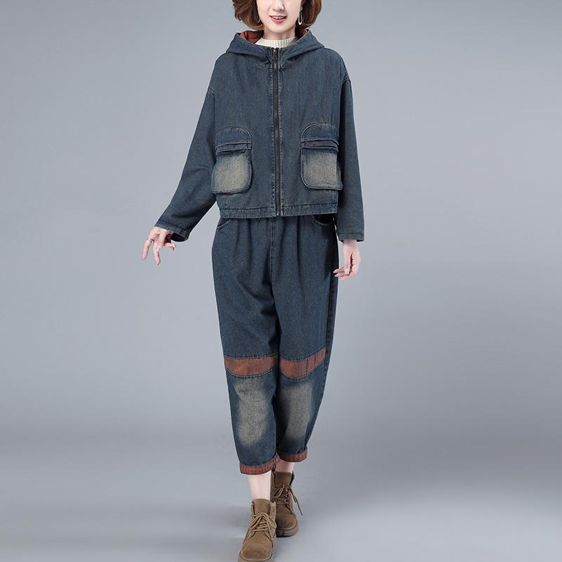Женский новый утолщенный джинсовый костюм 2024: Мода Осень/Зима, Стильный Повседневный Костюм-Двойка для Мам Среднего и Пожилого Возраста