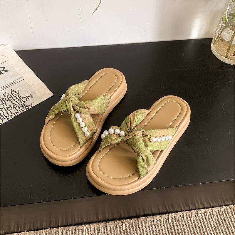 Платформа фея ветер пляжные шлепанцы женские уличные 2025 лето новая мода жемчуг маффин крутые шлепанцы женская обувь