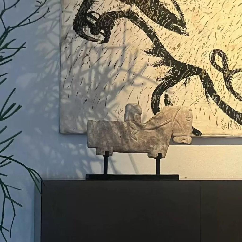 Antique Style Resin Stone Horse Abstract Ornament Model Room TV Cabinet Statue Art Crafts Hotel Study Table Sculpture Home Decor