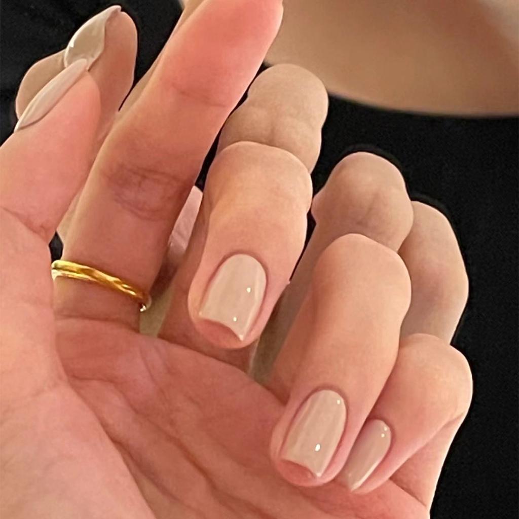 24 штуки Накладные ногти Красные Короткие Квадратные Маникюр Классический Однотонный Накладной ноготь Носимая ногтевая пластина