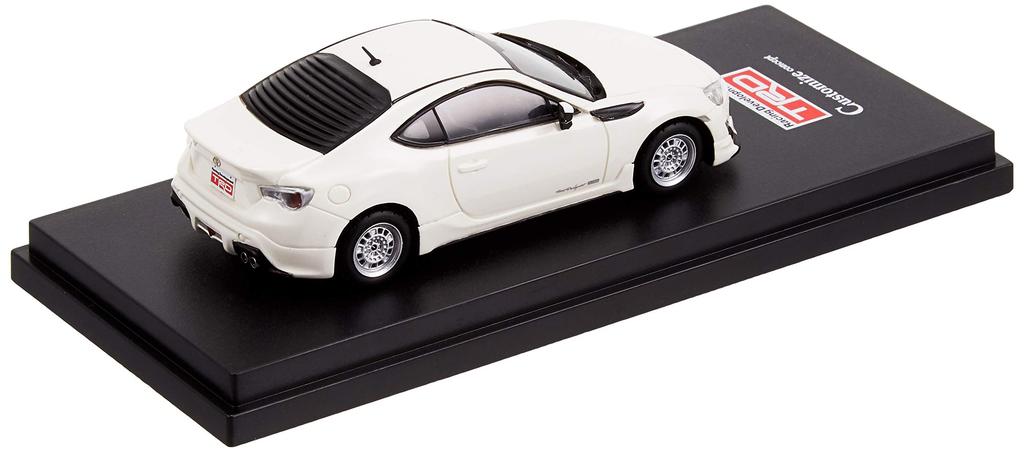 Toyota 86 TRD Customized Concept Satin White Pearl Готовый продукт LA-X 1/43