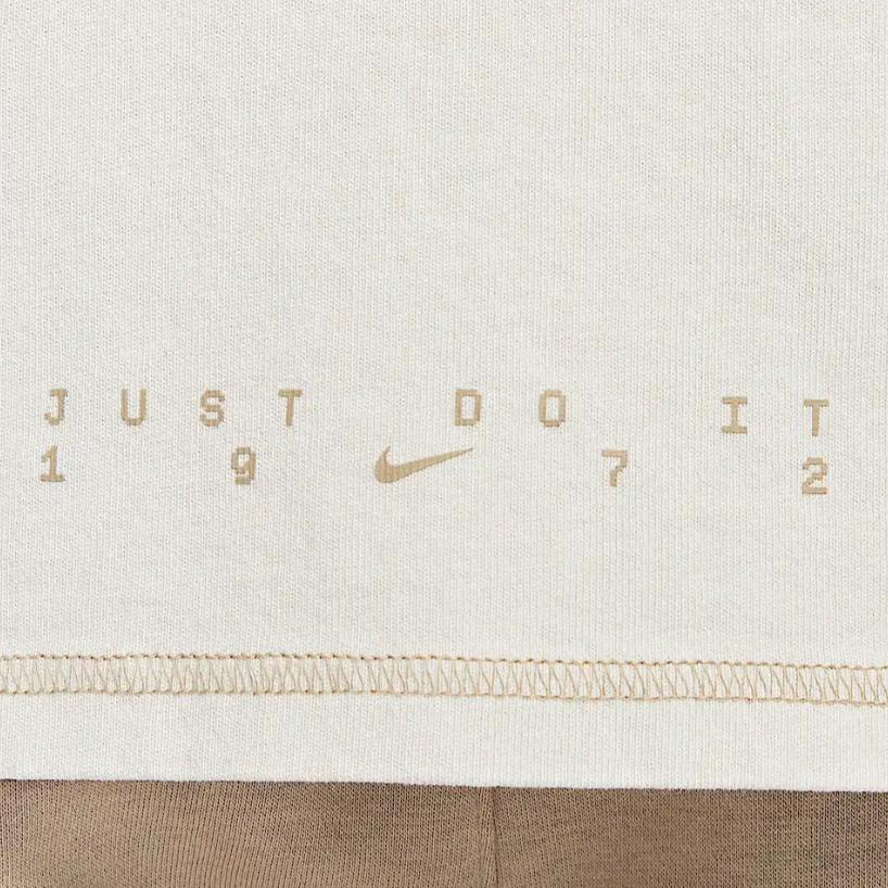 Nike Спортивная Повседневная Минималистичная Свободная Футболка с Коротким Рукавом Мужские Топы Светло-Бежевый HJ0777072