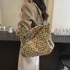 Модная сумка-тоут с леопардовым принтом, женская модная сумка большой вместимости для поездок на работу, новинка 2024 года, модная сумка через плечо с подмышкой