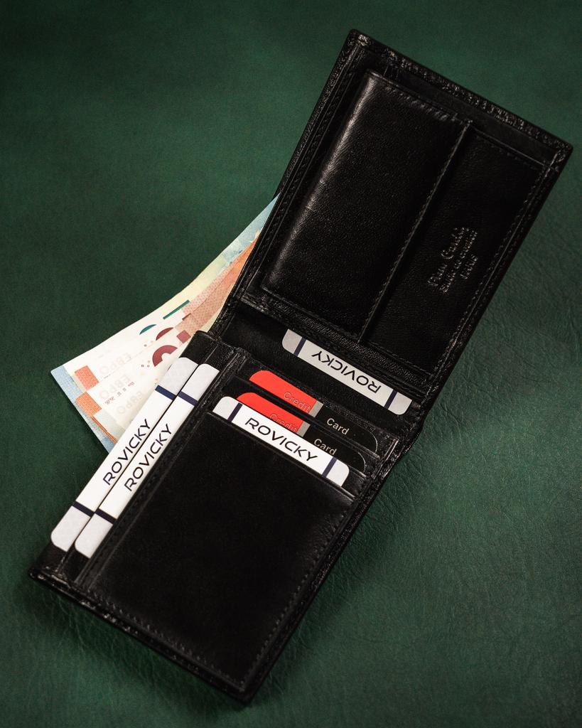 Classic, elegant men's wallet made of natural leather - Pierre Cardin