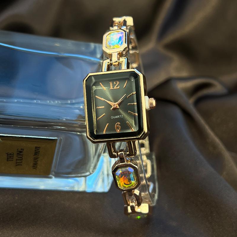 Квадратные часы с 24 цветами, бриллиантом 'Огонь', простые нишевые, роскошные, женские, кварцевые