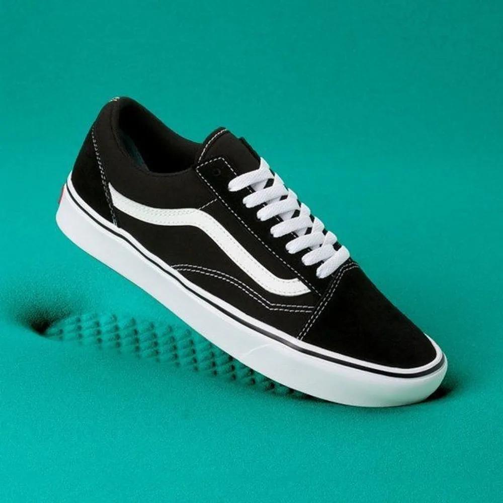 Vans ComfyCush Old Skool Black VN0A3WMAVNE 3900883