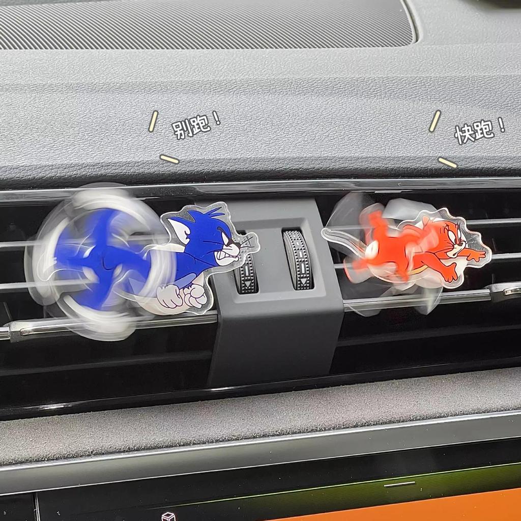 Rotatable Cartoon Cat and Mouse Car Air Vent Swirling Acrylic Clip Decor