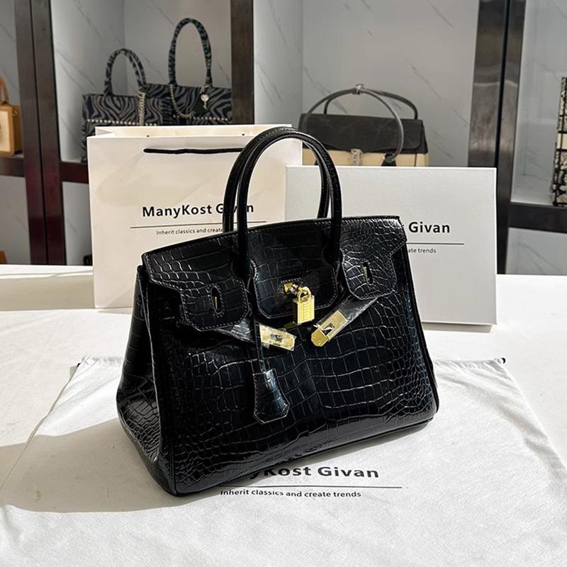 Genuine Leather Yellow Cowhide Chain Metal Bag Fashion Large Capacity Timeless Versatile Womens Single Shoulder Handbag Tote Bag Easy To Match