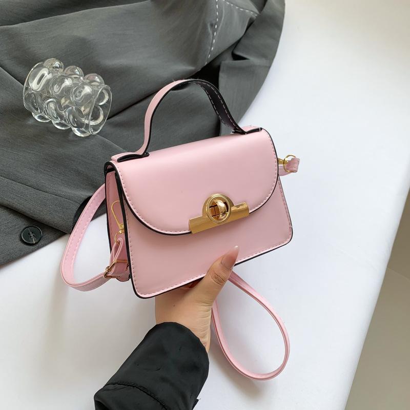 Простая и модная маленькая квадратная сумка 2024 года, новый тренд лета, корейская версия модной сумки через плечо, простая повседневная сумка-мессенджер для женщин