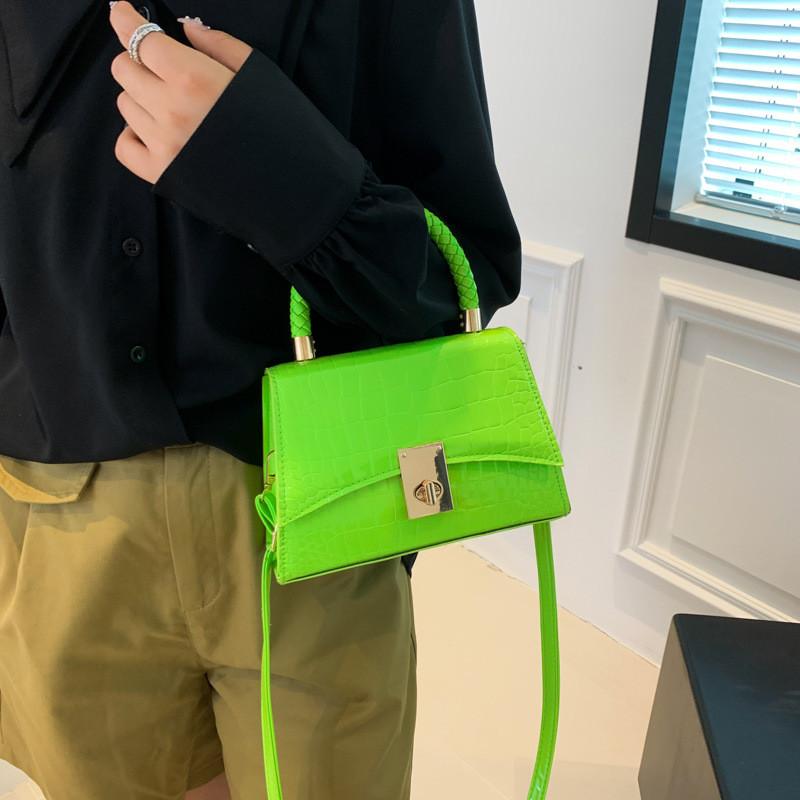 Chic Casual Shoulder Bag For Women In Modern Pu Material Perfect For Daily Use