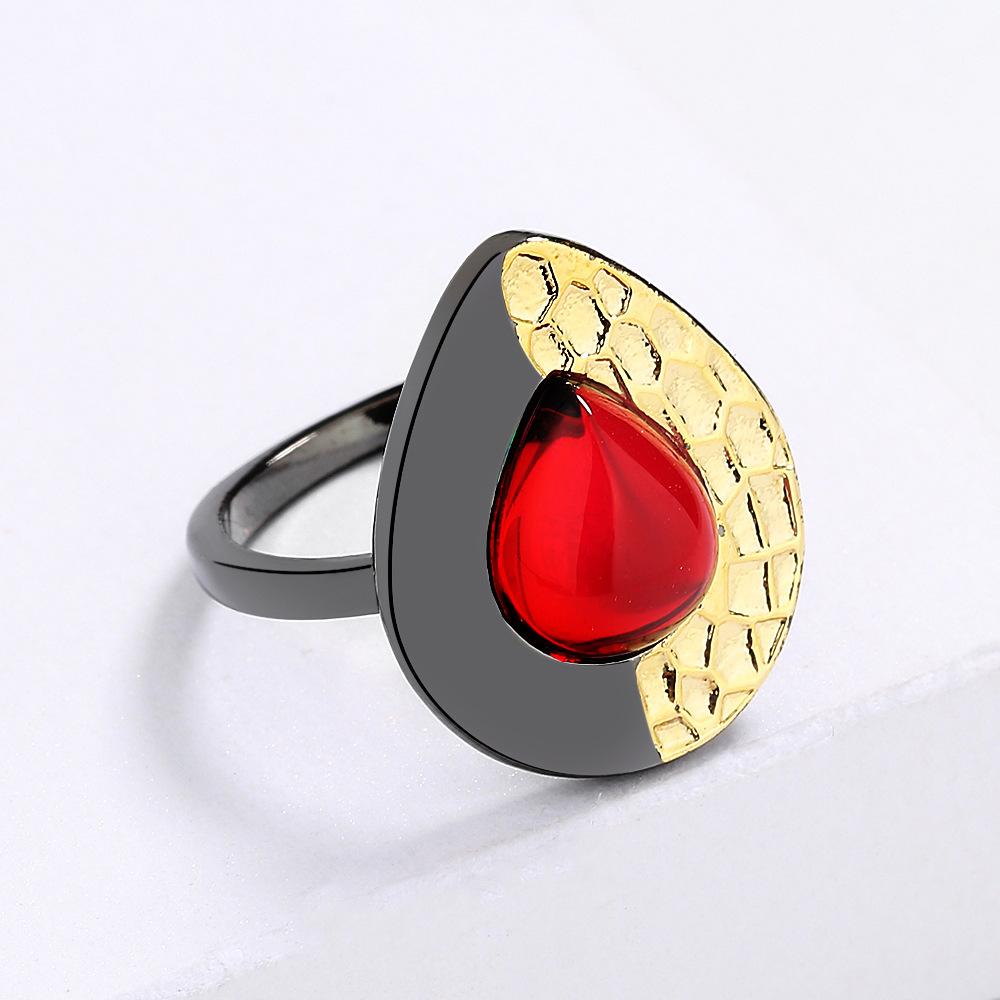 Кольцо European Retro Chic Oval MS Ruby Black and Gold в двух тонах