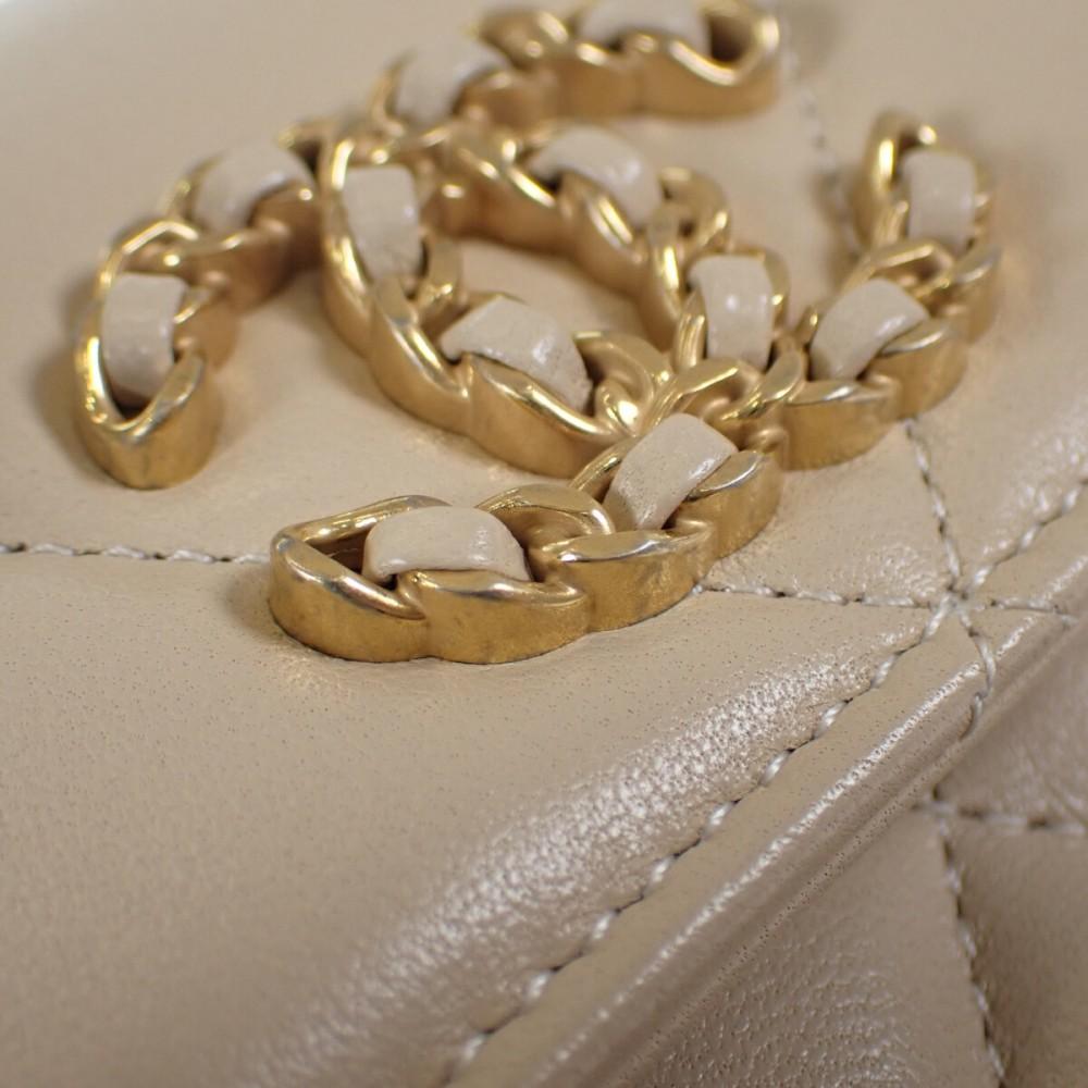 Chanel AP2700_B04852_N5025 Кошелек бифолд бежевая ягненок Женский