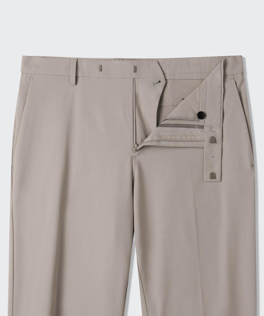 MUSINSA STANDARD Sporty Slim Fit Slacks [Light Beige]