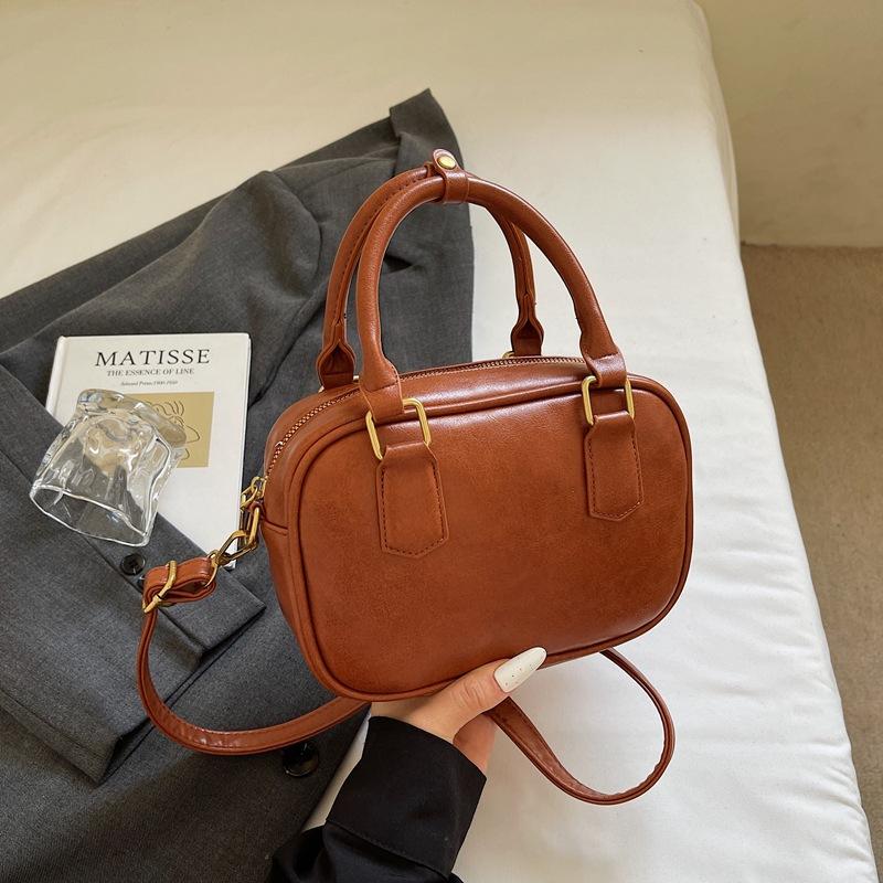 Retro Commuter Large-capacity Shoulder Bag 2025 Autumn New Boston Handbag Korean Version Messenger Bag Bag Woman