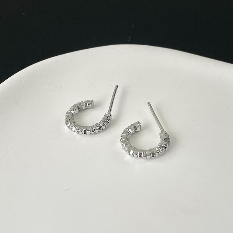 Silver Broken Silver C-Type Earrings, Love Without Pierced Earrings, Niche Design Earrings, Cold Wind Temperament