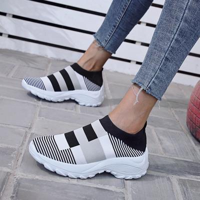 Простые женские туфли на толстой подошве 2024 года, новые осенние модные сетчатые спортивные повседневные туфли с низким верхом на толстой подошве, женские туфли Trafza