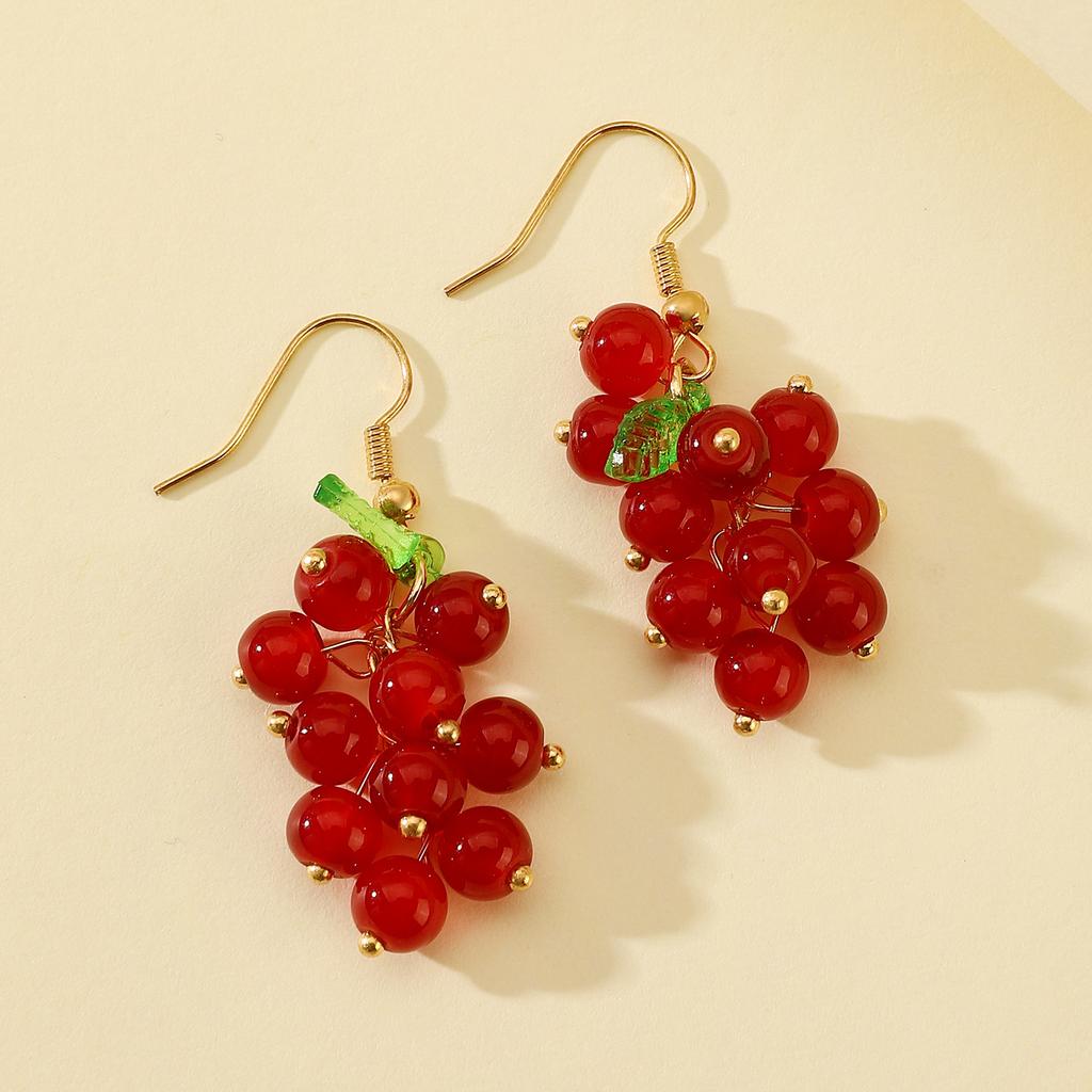 Sweet Retro Red Grape Earrings Female Fresh Summer Theme Fruit Design Dangling Drop Earrings Girls Versatile Fashion Accessories