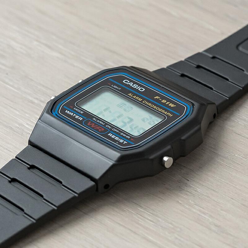Casio Серия YOUTH Серия-Силиконовые Маленькие Квадратные Водонепроницаемые Кварцевый Механизм Ремешок из Смолы Японские и Корейские Часы 38.733.4 мм Мужские's F-84W-1