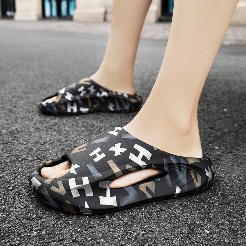 Summer men's and women's beach shoes soft sole slippers casual non-slip outdoor flat sandals men's and women's new couple shoes