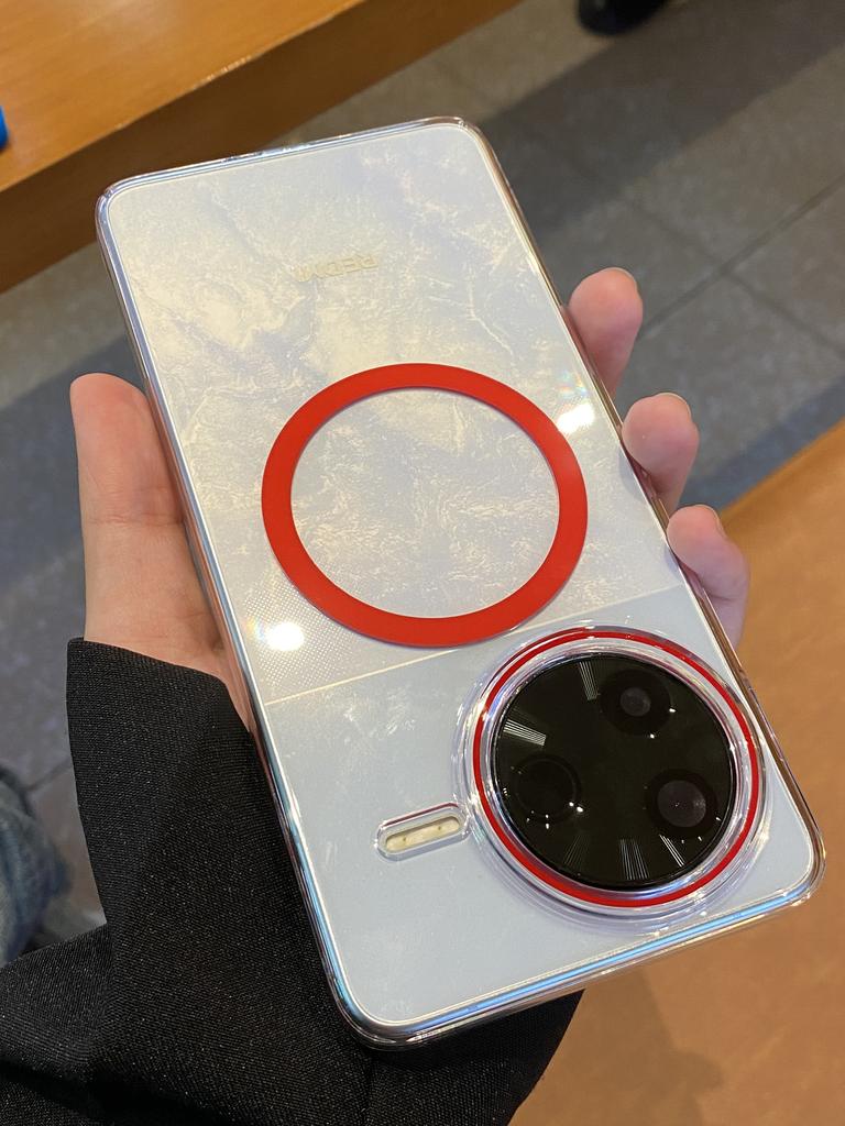 Для POCO F7 Pro F7 Ультрапрозрачный Магнитный Ударопрочный и Защищающий от Пожелтения Чехол для Телефона