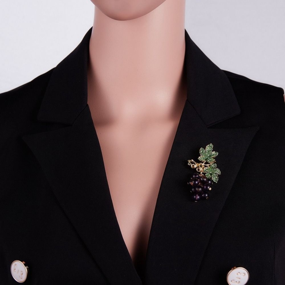 Handmade Exquisite Enamel Badge Vintage Corsage Plant Corsage Fashion Fruit Peach Brooch Party