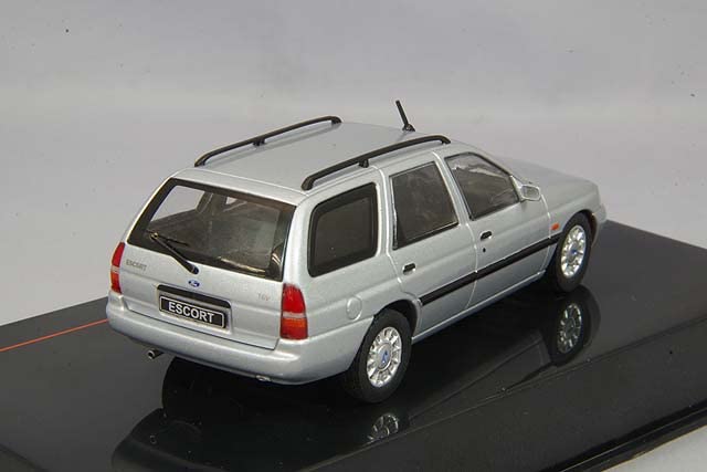 Ixo Model Ford Escort Turnier 96 Silver 1/43 CLC396N