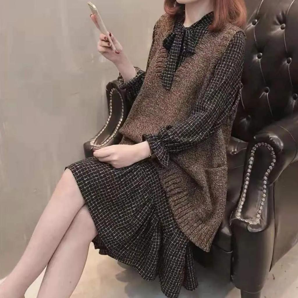 Women's Spring and Fall Plus Size Set Head A-line Version of The Knitted Sweater Loose Sleeveless Pockets V-neck Undershirt