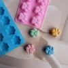 10 Cavities Dog Paw Silicone Candy Mold Cat Paw Chocolate,Ice Cube, Can Bake Dog Snack Biscuits Moulds Silicon Baking Tray