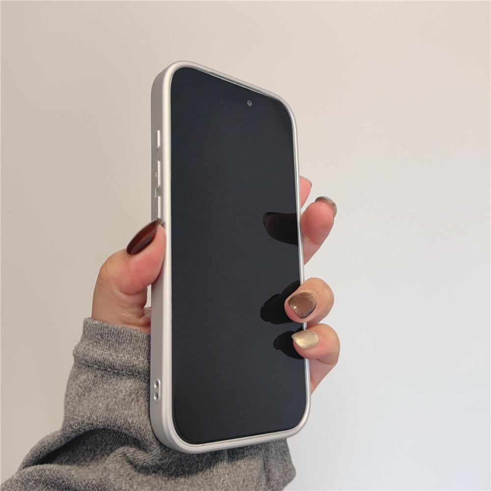 Светло-голубой чехол для iPhone с рисунком в горошек и мишкой, гальванизированный край, корейский стиль, совместим с iPhone 15 Pro, 16 Pro Max и 17 Pro.