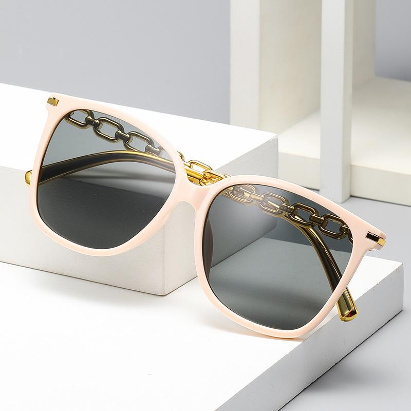 Vintage Retro Designer Sunglasses Woman Fashion Trendy Square Shape Sun Glasses for Women Chain Leg Female Sunglass