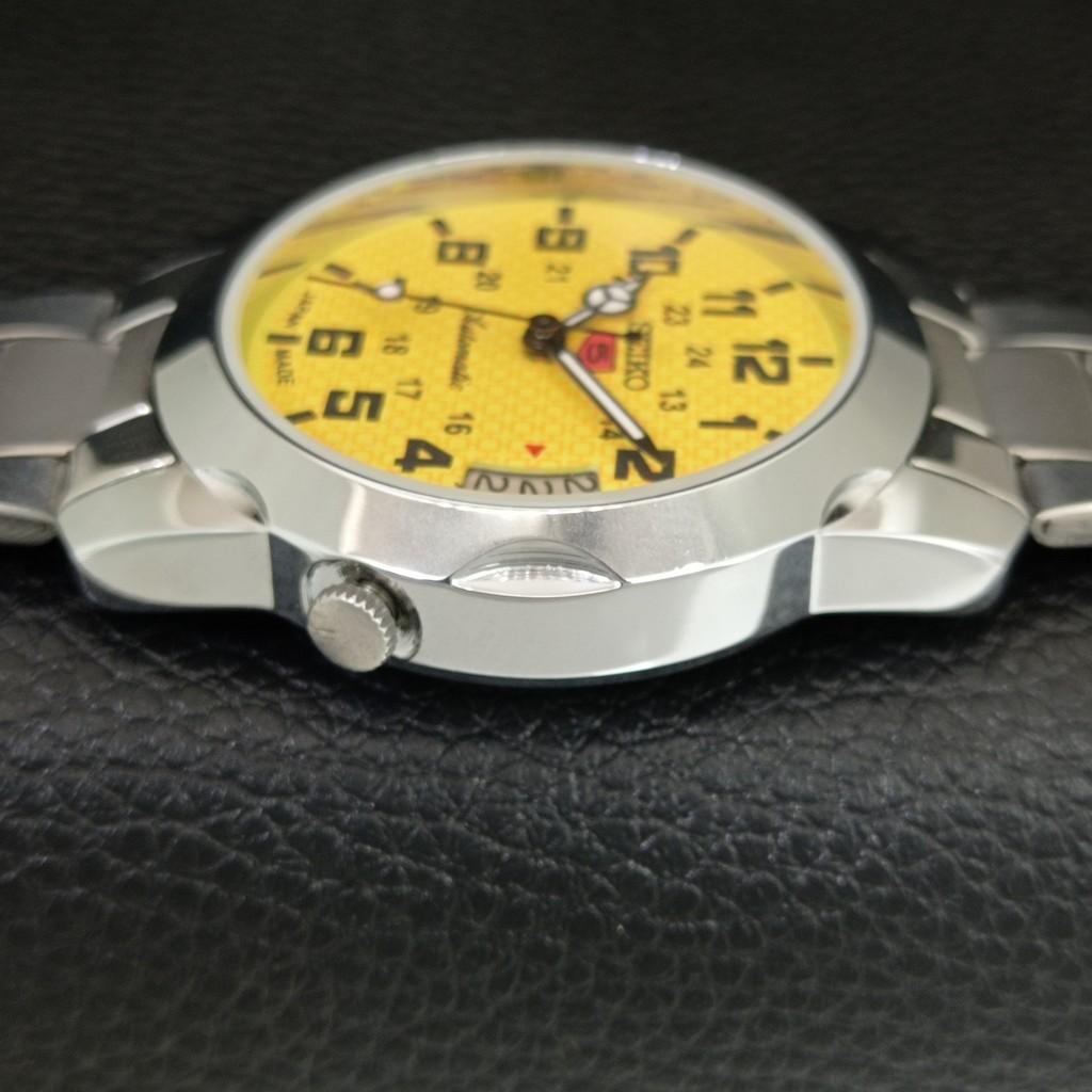 ЯПОНСКИЕ ВИНТАЖНЫЕ ОТРЕМОНТИРОВАННЫЕ МУЖСКИЕ АВТОМАТИЧЕСКИЕ ЧАСЫ SEIKO 5 С ЖЕЛТЫМ ЦИФЕРБЛАТОМ a445884-1