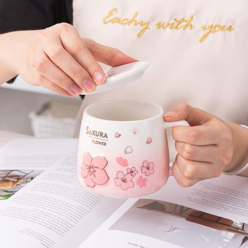 Beisesi Mug, Ceramic Cup for Drinking Water And Coffee, Cherry Blossom Embossed Tea Cup with Lid, Office And Home Use Water Cup