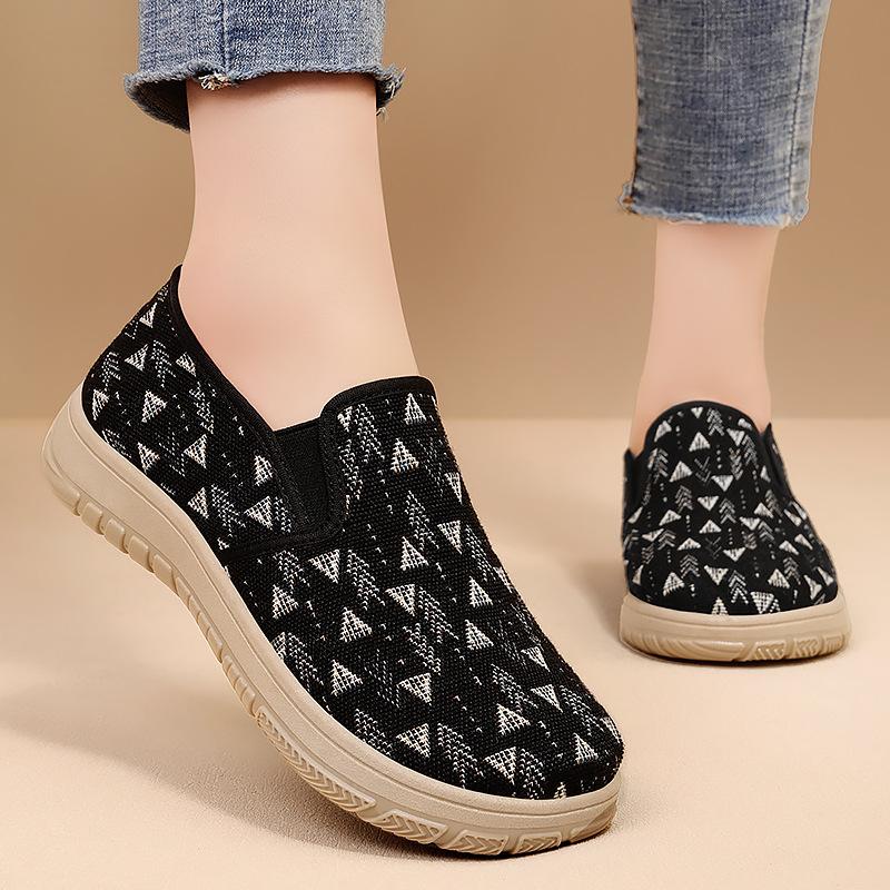 Туфли женские весенние и летние новые женские туфли туфли с мелким горлом женские парусиновые туфли на плоской подошве ленивые повседневные туфли универсальные старые пекинские тканевые туфли