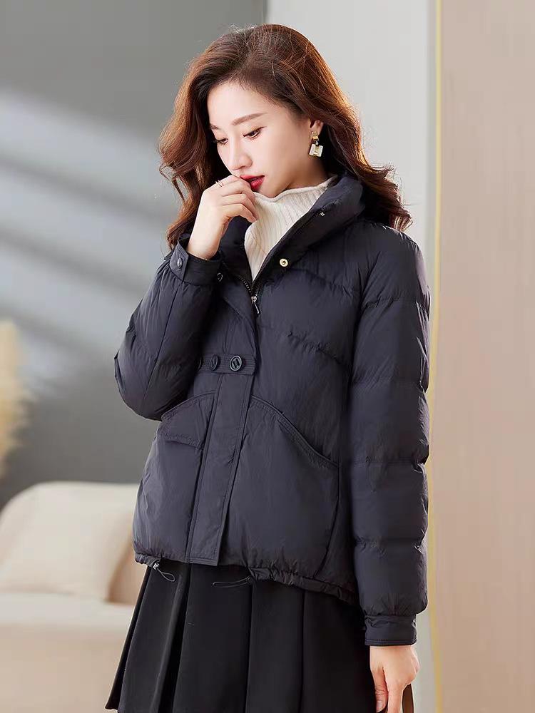 Белая утиная пуховая куртка женская короткая зимняя новая легкая маленькая стойка воротник куртка модная