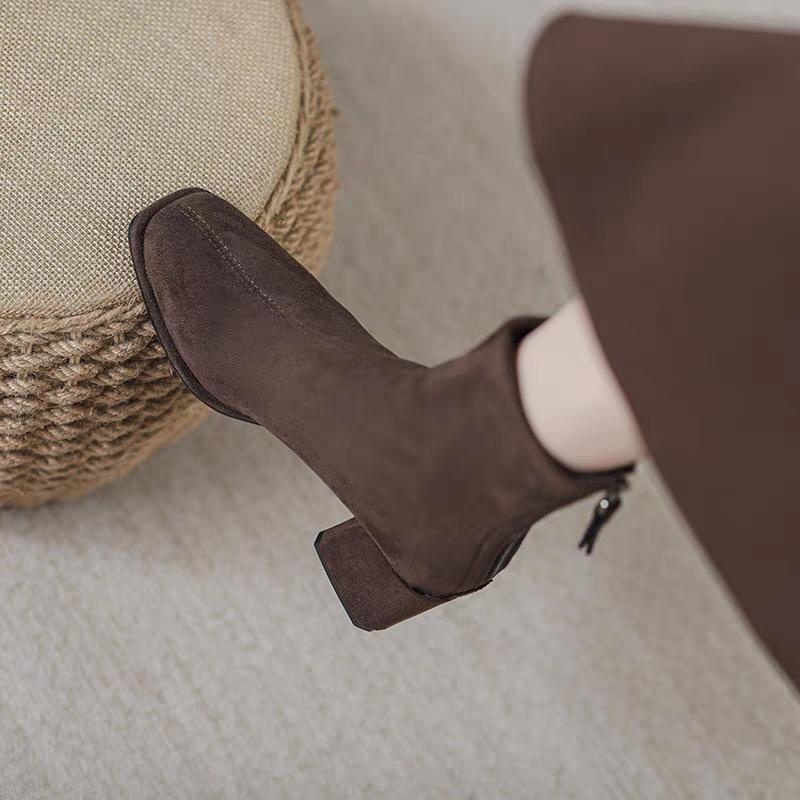 Женские осенне-зимние ботильоны из французской замши на высоком каблуке, новинка 2025 года, ботильоны на толстом каблуке с квадратным носком, тонкие ботильоны Мартин, женские ботинки-носки