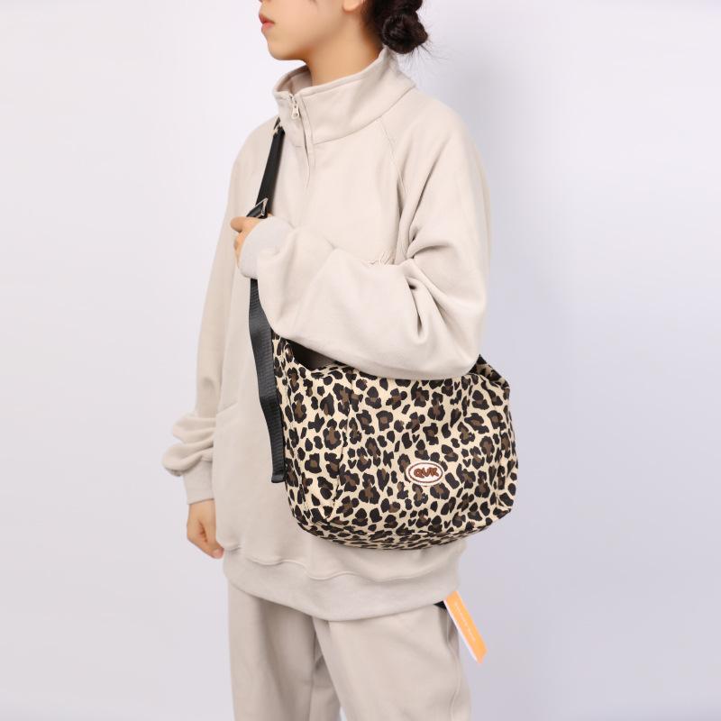 Сумка из ткани с оборками Niche Designer Casual Underarm Bag Bag Crossbody