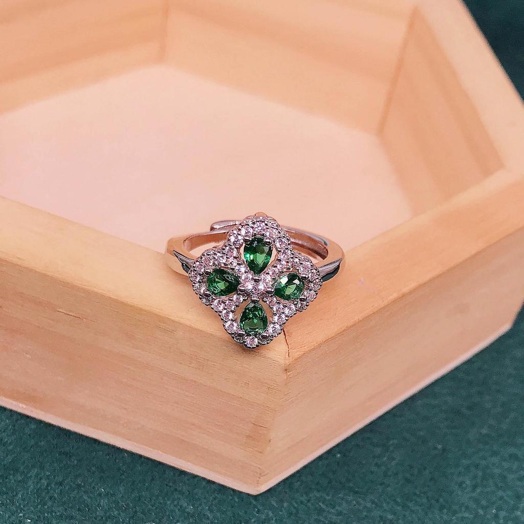 Изумрудный комплект Lucky Clover: Изысканный, универсальный дизайн для женщин (J6885)