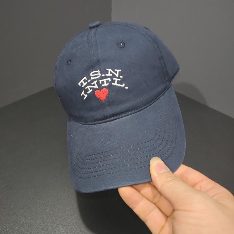 Fashion love letter embroidery baseball cap men and women spring and summer outdoor students riding sunshade sunscreen cap cap