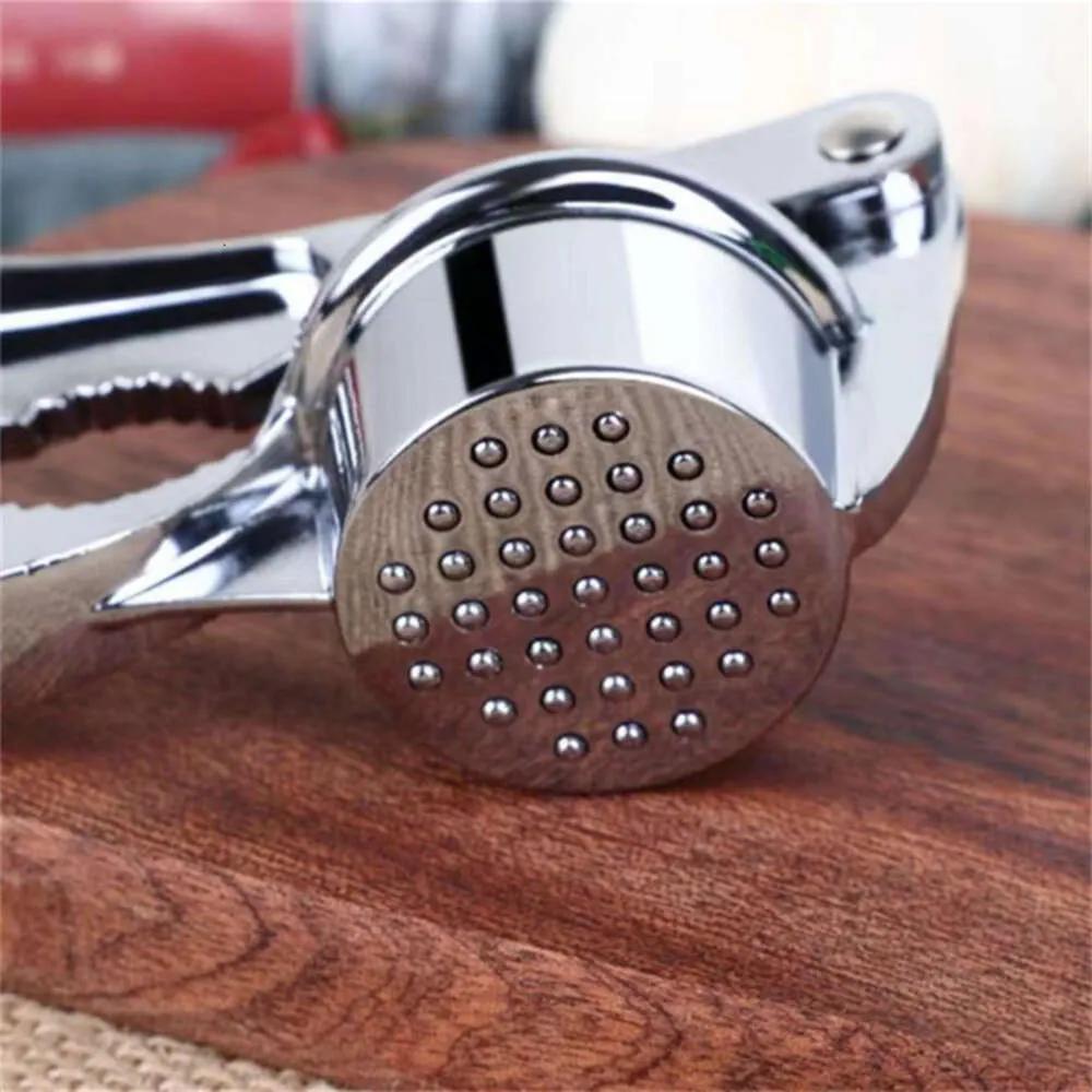 Многофункциональная чеснокодавилка Цинковый сплав Инструмент для прессования чеснока Многоцелевой кухонный гаджет Открывание пивной бутылки и грецких орехов Ya821