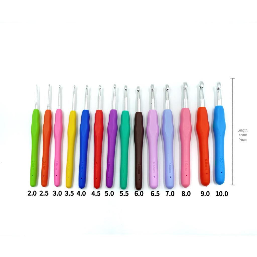 Hand-Knitted Rainbow Soft Handle Aluminum Crochet Hook Set with Yarn Needle