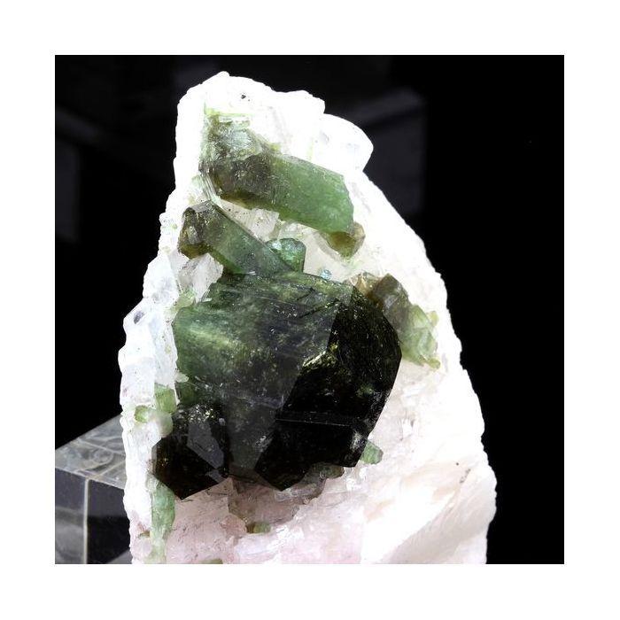 Pierres et Minéraux. Tourmaline Dravite. 979.0 ct. Brumado, Bahia, Brésil.