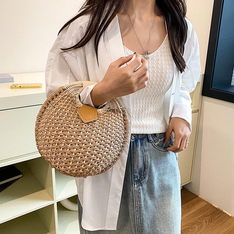 Simple Woven Straw Beach Bag With Inner Pouch For Summer Outings