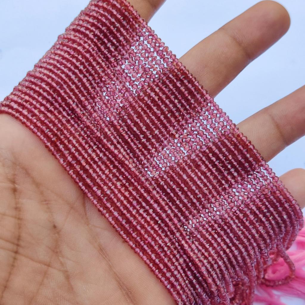 AAA Ultimate Высочайшее качество Натуральный турмалин Оттенок граната Граненые круглые бусины Свободный драгоценный камень 16-дюймовые бусины для изготовления ювелирных изделий Размер 2,5-4 мм