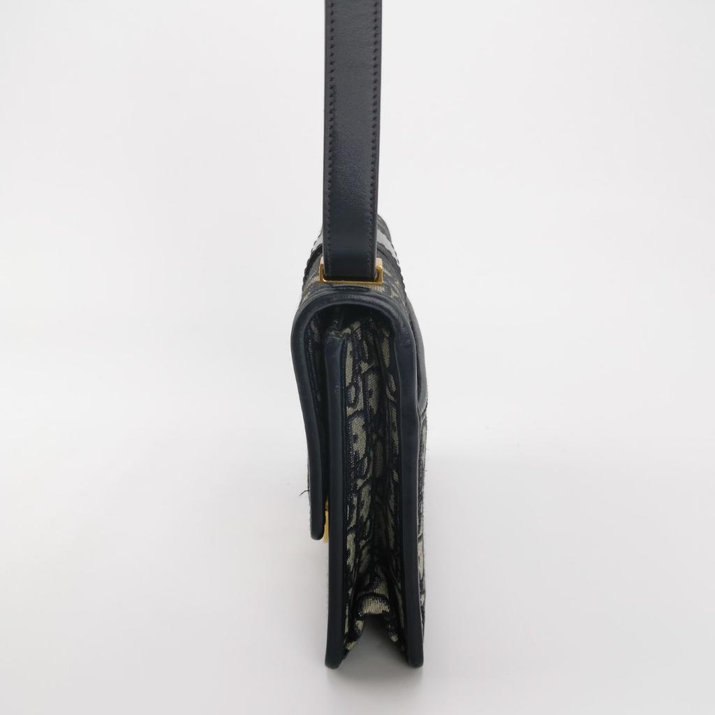 [Pre-Owned] 30 Montaigne Oblique Embroidered Monogram Flap Adjustable Shoulder Strap Montaigne Box Bag Leather Details Large - Good #IT1VG5