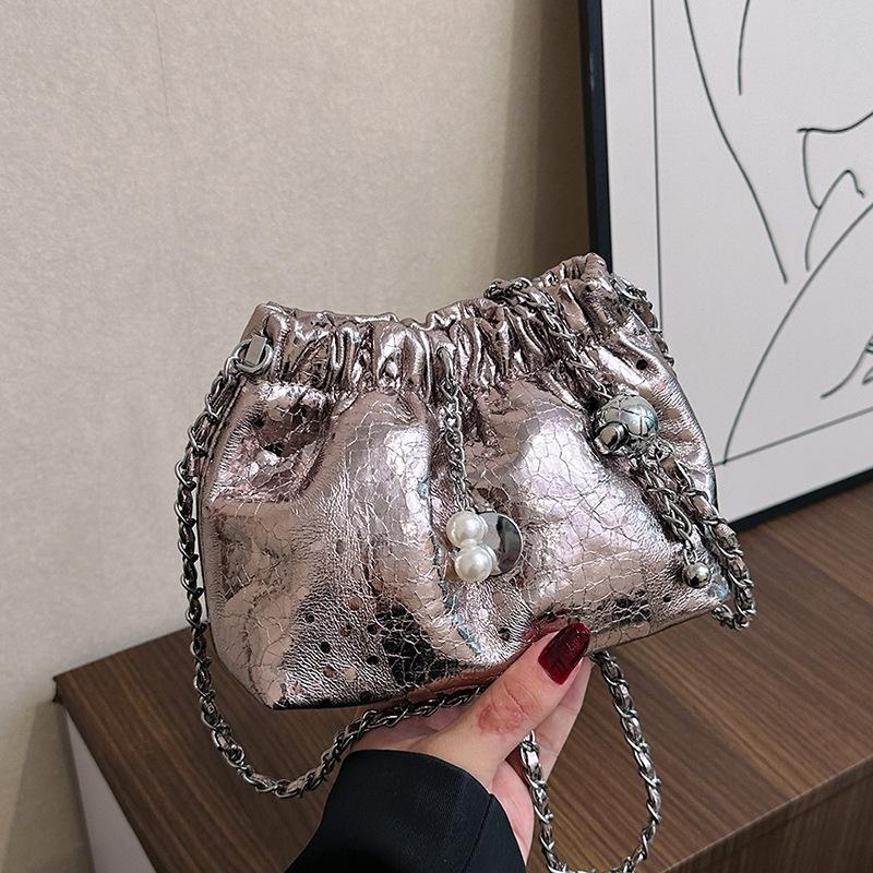 IELGY Women's Glossy Folded Niche Shoulder Chain Crossbody Bucket Bag